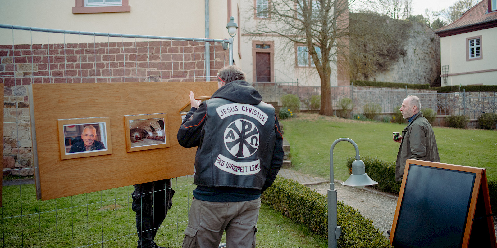 Sonderausstellung zu 40 Jahre Christusträger in Triefenstein