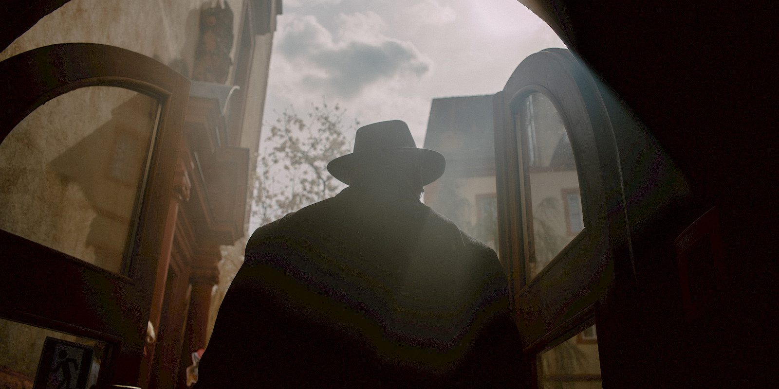 Auf dem Weg in Richtung kleiner Innenhof – ein Zeichen der Auferstehung